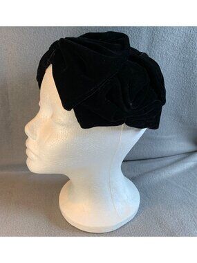 Vintage Black Velvet Womens Pillbox Hat With Layered Pleats Classic Chic Ladies